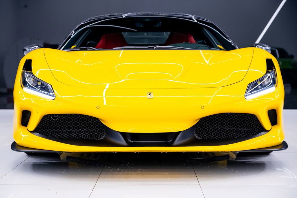 Used 2021 Ferrari F8 Tributo image 2