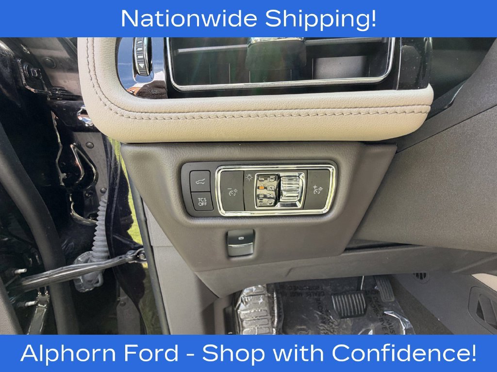 Used 2023 Lincoln Nautilus AWD w/ Premium Package image 9