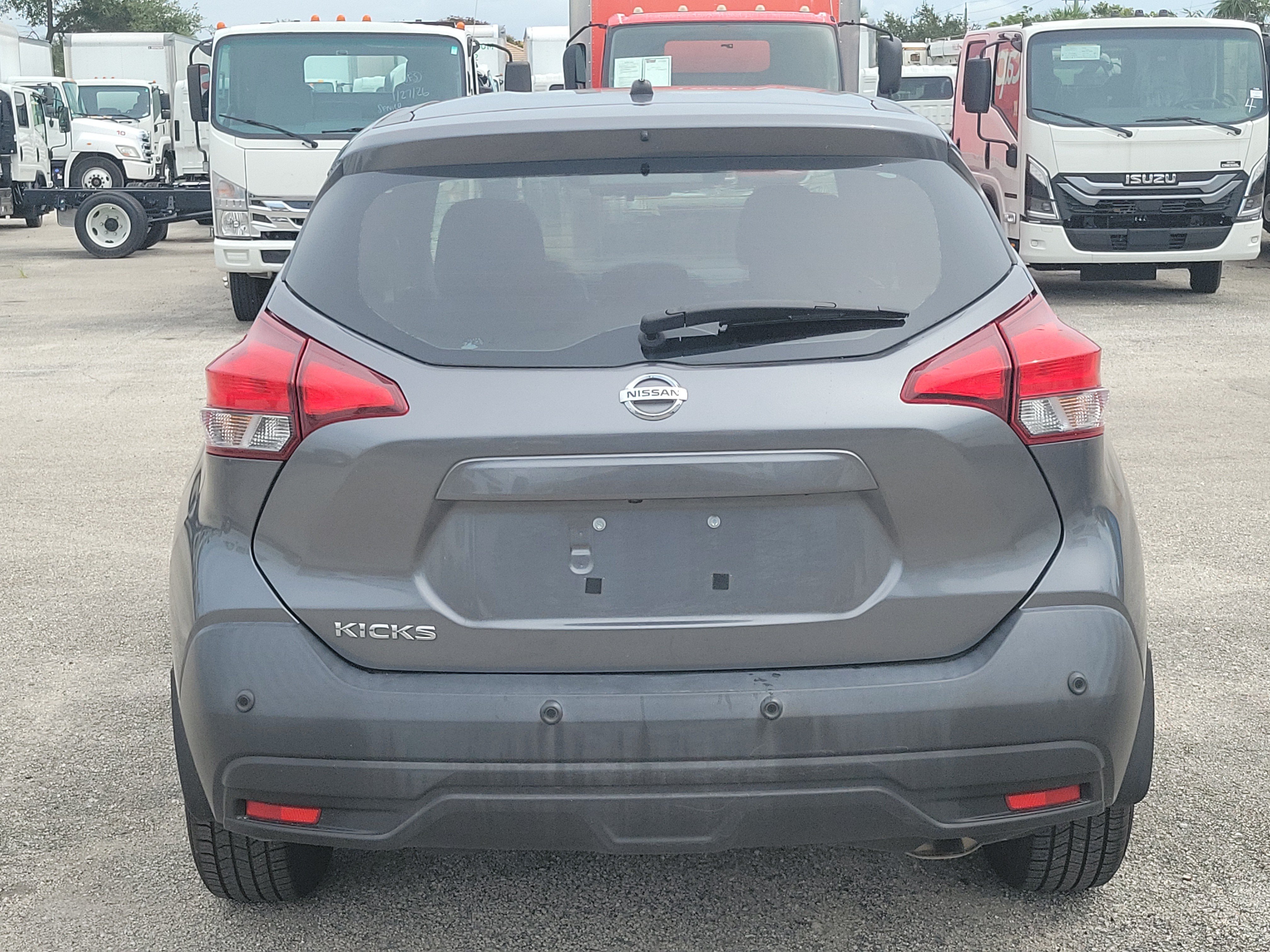 Used 2020 Nissan Kicks S FWD image 4