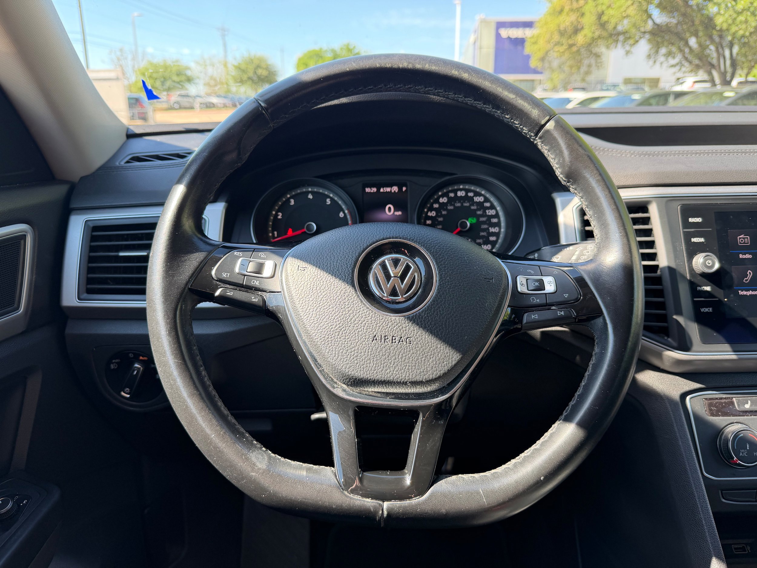 Used 2018 Volkswagen Atlas SE FWD image 18