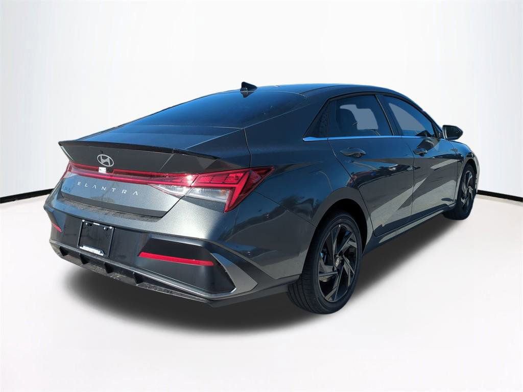 New 2026 Hyundai Elantra SEL Sport image 5