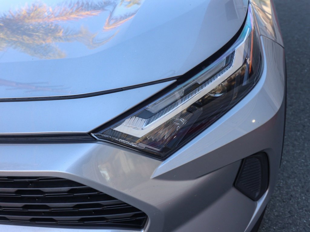 Used 2022 Toyota RAV4 XLE image 10