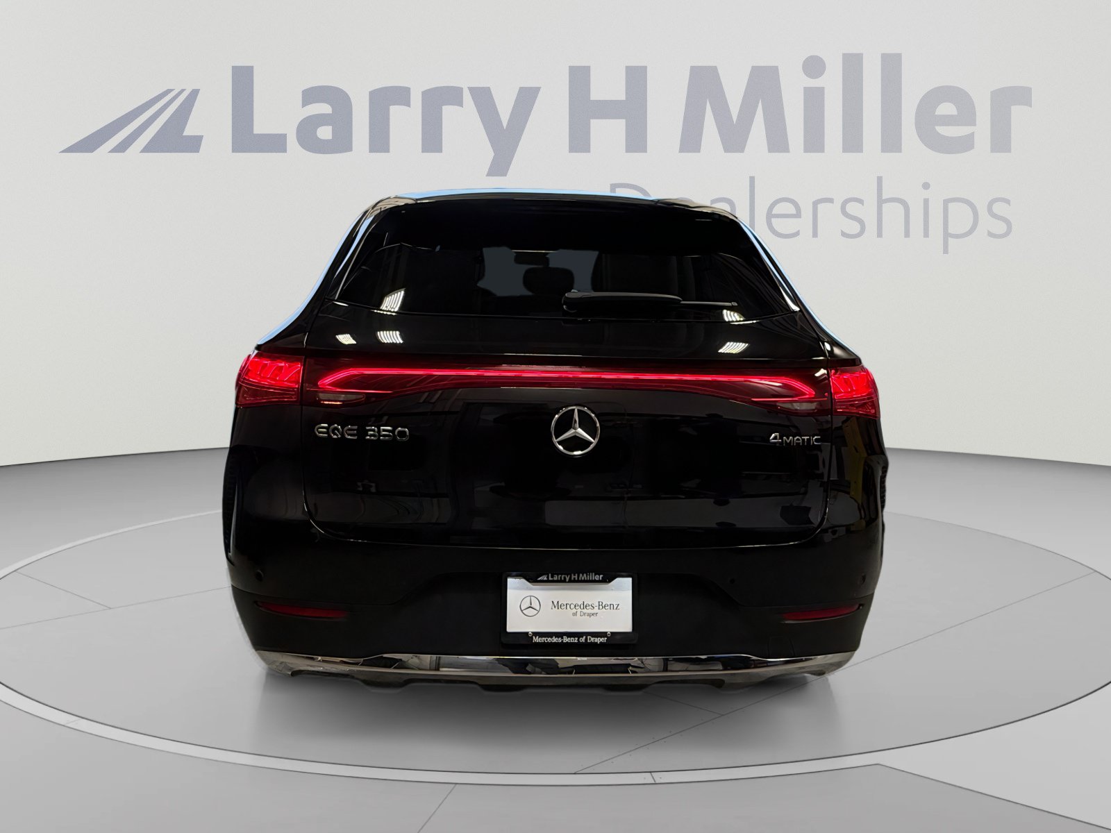 Used 2023 Mercedes-Benz EQE 350+ 4MATIC SUV image 4
