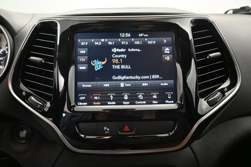 Used 2019 Jeep Cherokee Overland AWD/4WD image 13