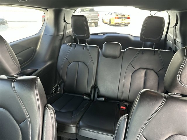 Used 2023 Chrysler Pacifica Touring-L w/ S Appearance Package image 27