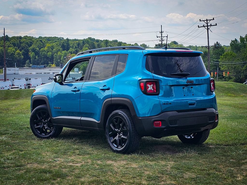 Used 2022 Jeep Renegade Altitude AWD/4WD image 5