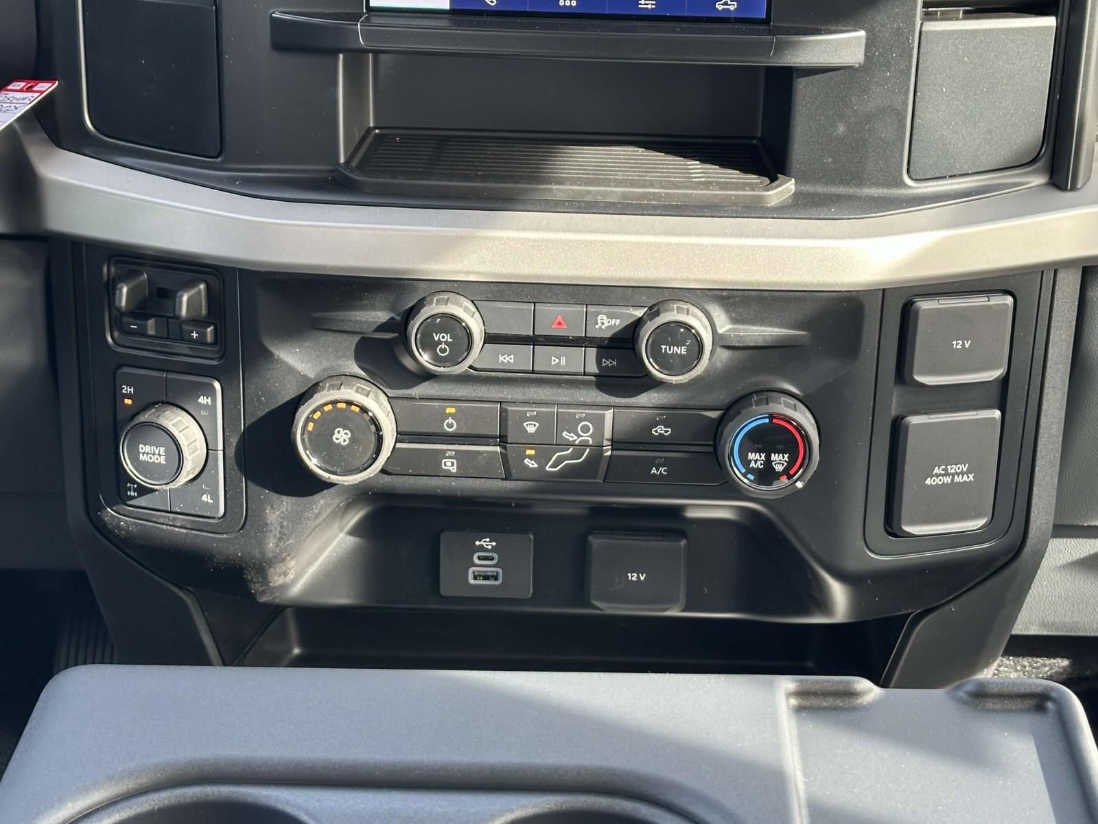 New 2025 Ford F250 XL w/ XL Chrome Package image 16