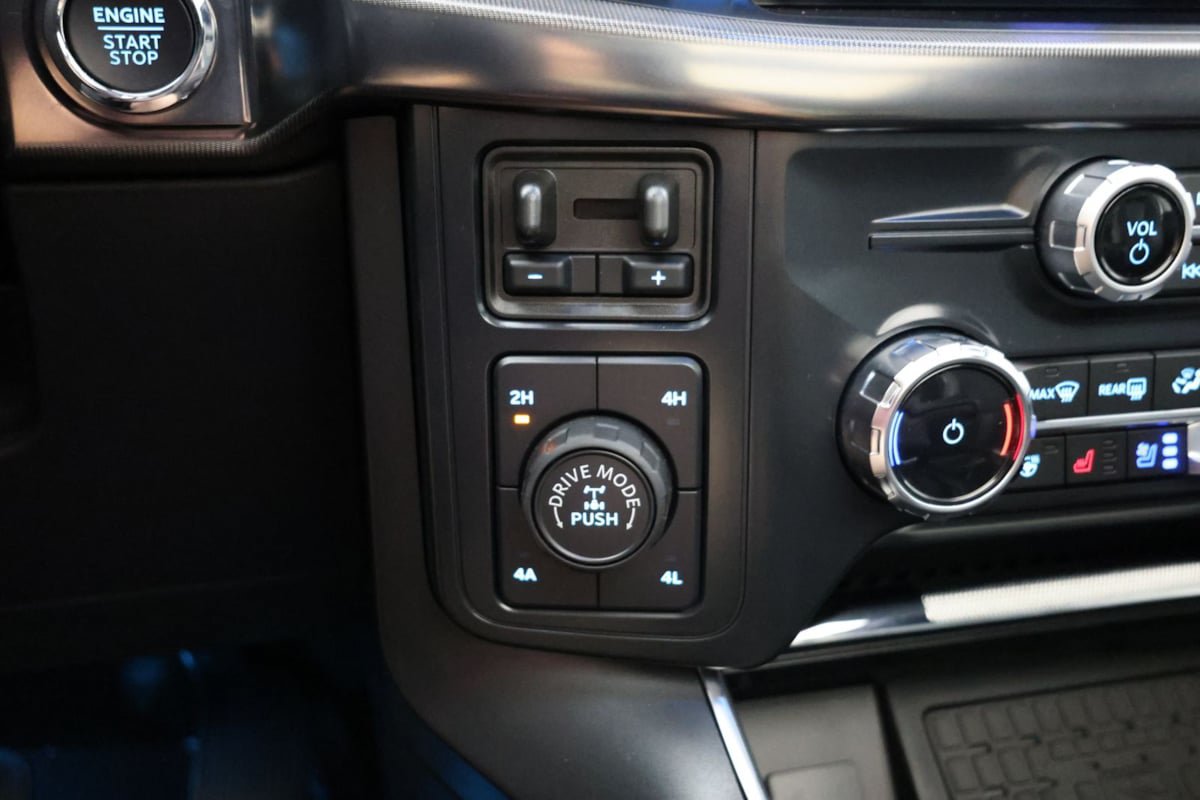 Used 2025 Ford F150 Raptor AWD/4WD image 18