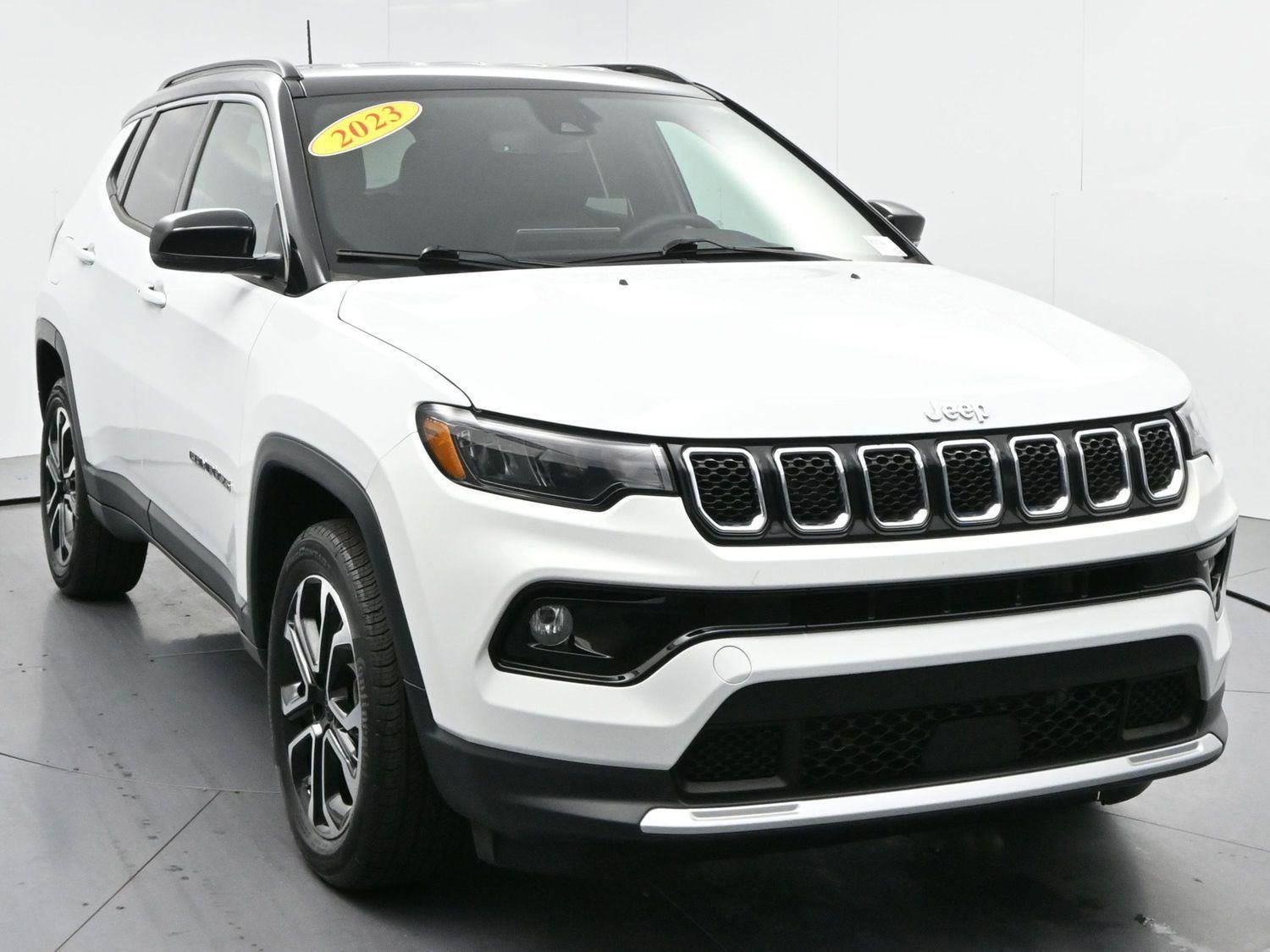 Used 2023 Jeep Compass Limited AWD/4WD image 2