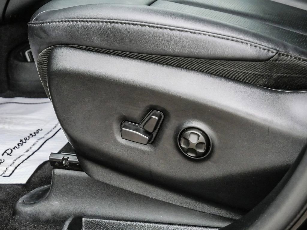 Used 2025 Chrysler Pacifica Select image 30