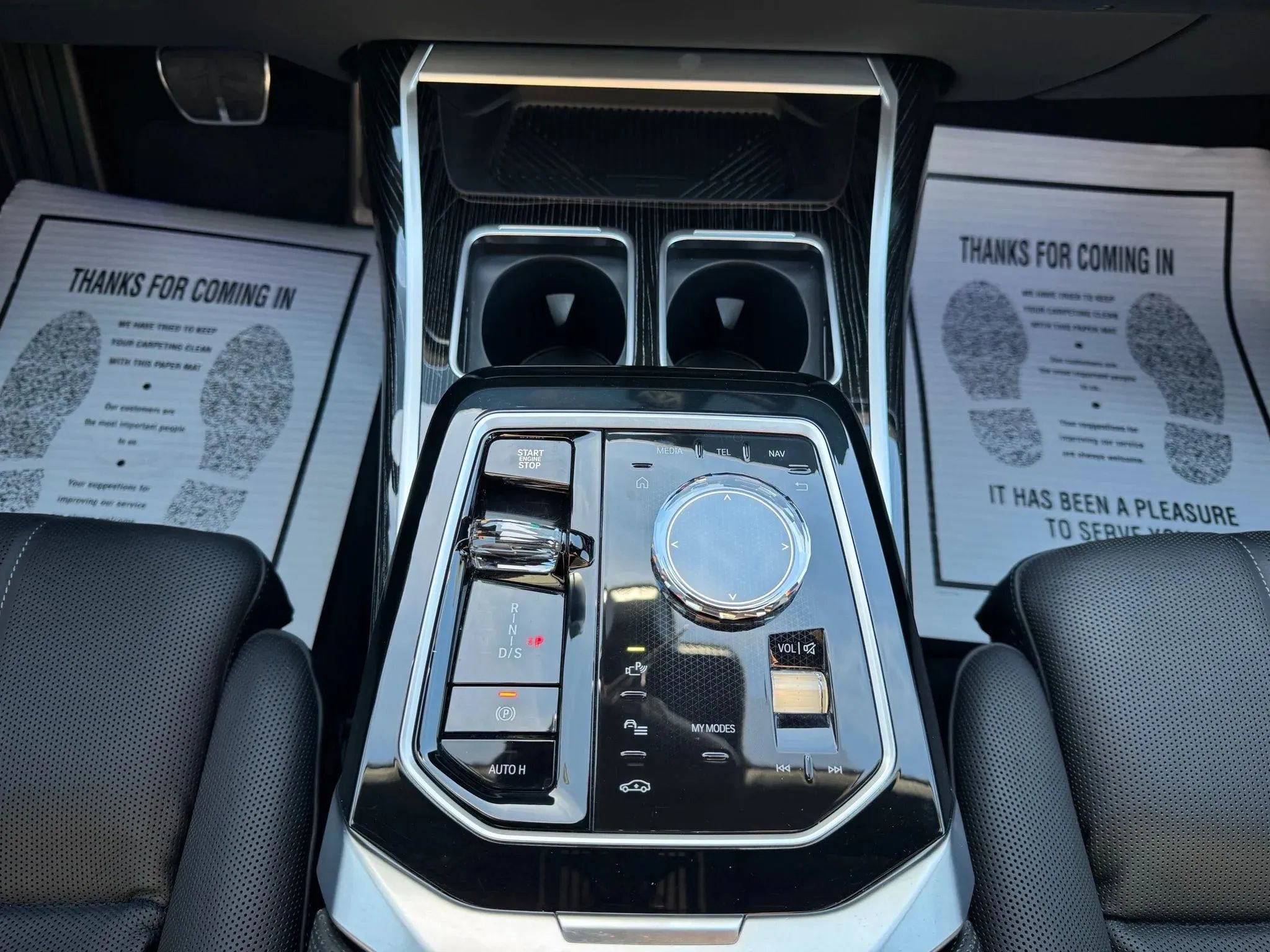 Used 2025 BMW 740i xDrive image 27