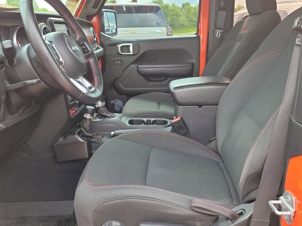 Used 2018 Jeep Wrangler Rubicon AWD/4WD image 12