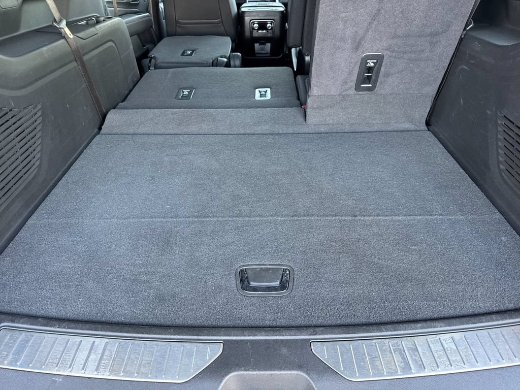 Used 2024 GMC Yukon XL Denali AWD/4WD image 17