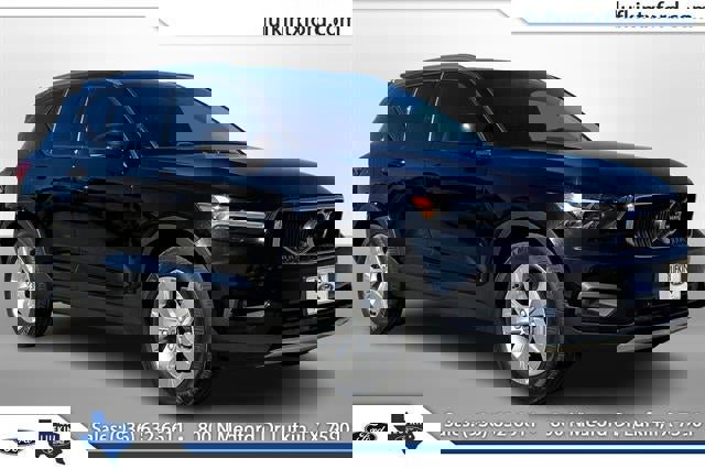 Used 2022 Volvo XC40 T5 Momentum