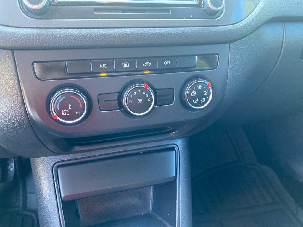 Used 2015 Volkswagen Tiguan S FWD image 15