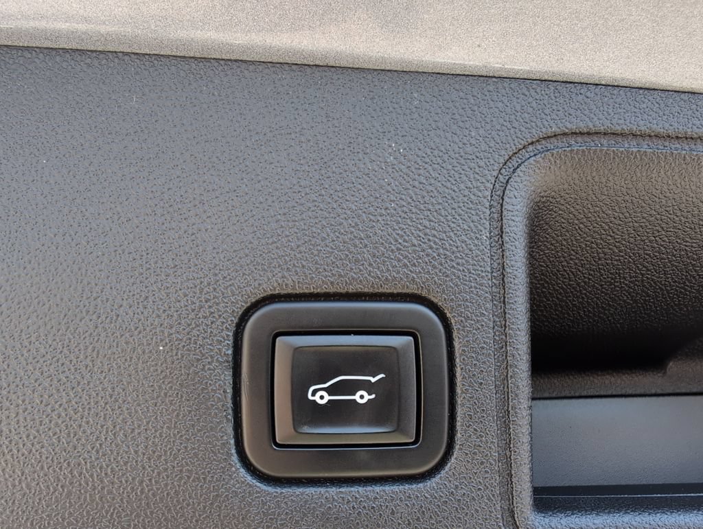 Used 2020 GMC Terrain SLT w/ Preferred Package AWD/4WD image 12