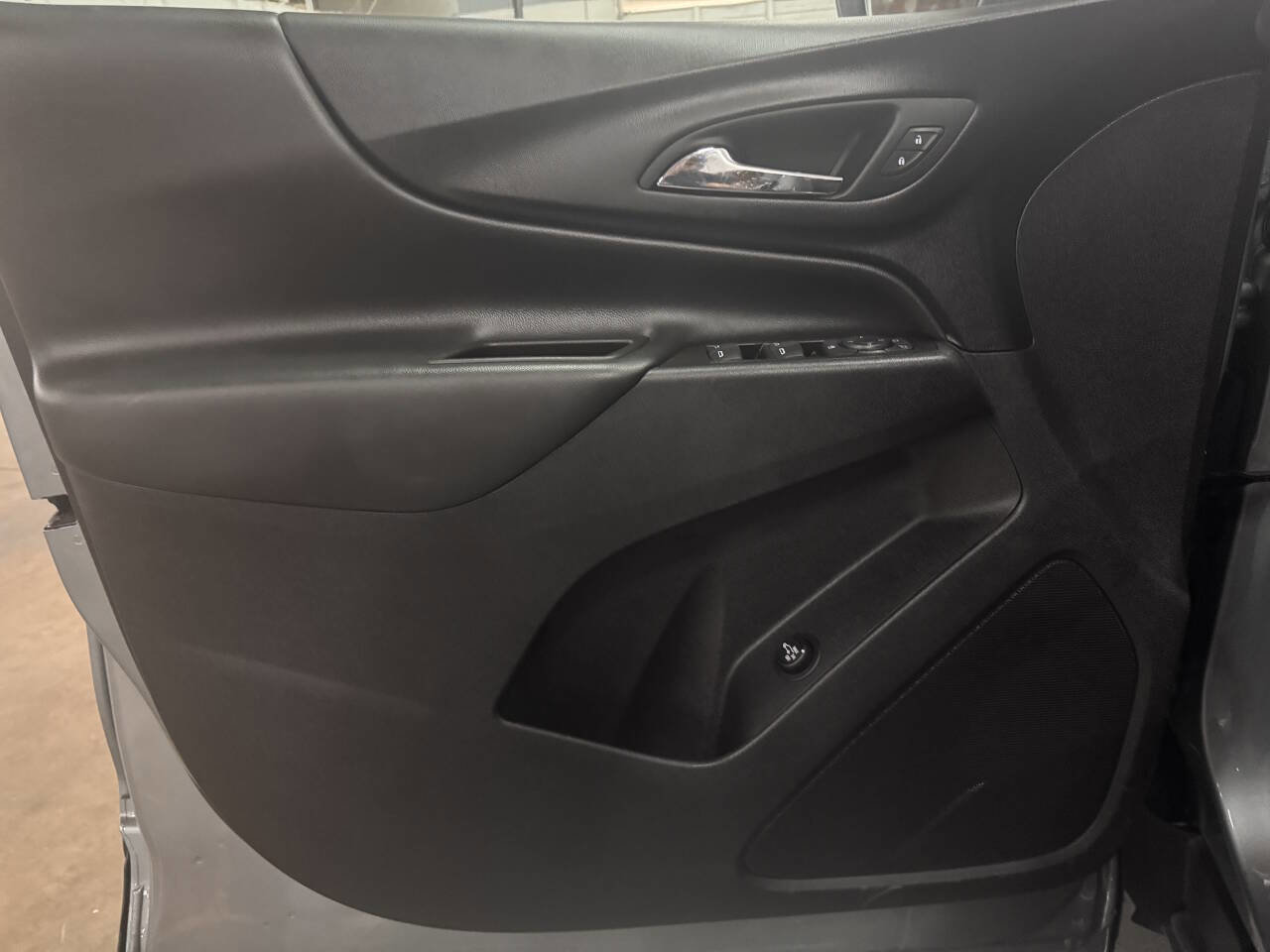 Used 2024 Chevrolet Equinox LT image 31