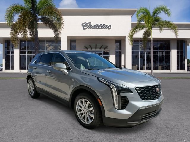 Certified 2023 Cadillac XT4 Luxury image 2
