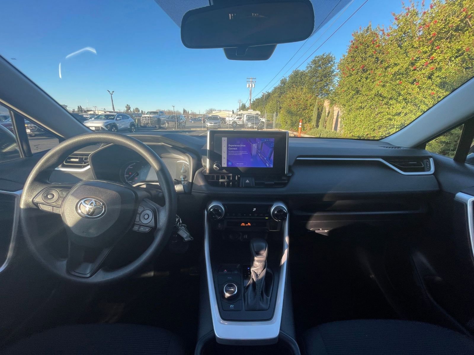 Used 2025 Toyota RAV4 LE image 33