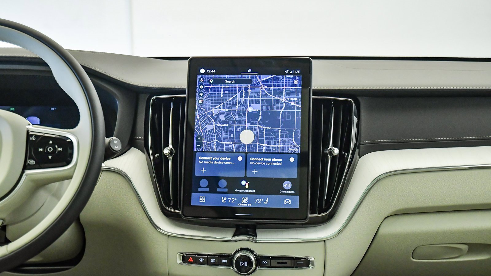 New 2026 Volvo XC60 B5 Ultra w/ Protection Package Premier image 14