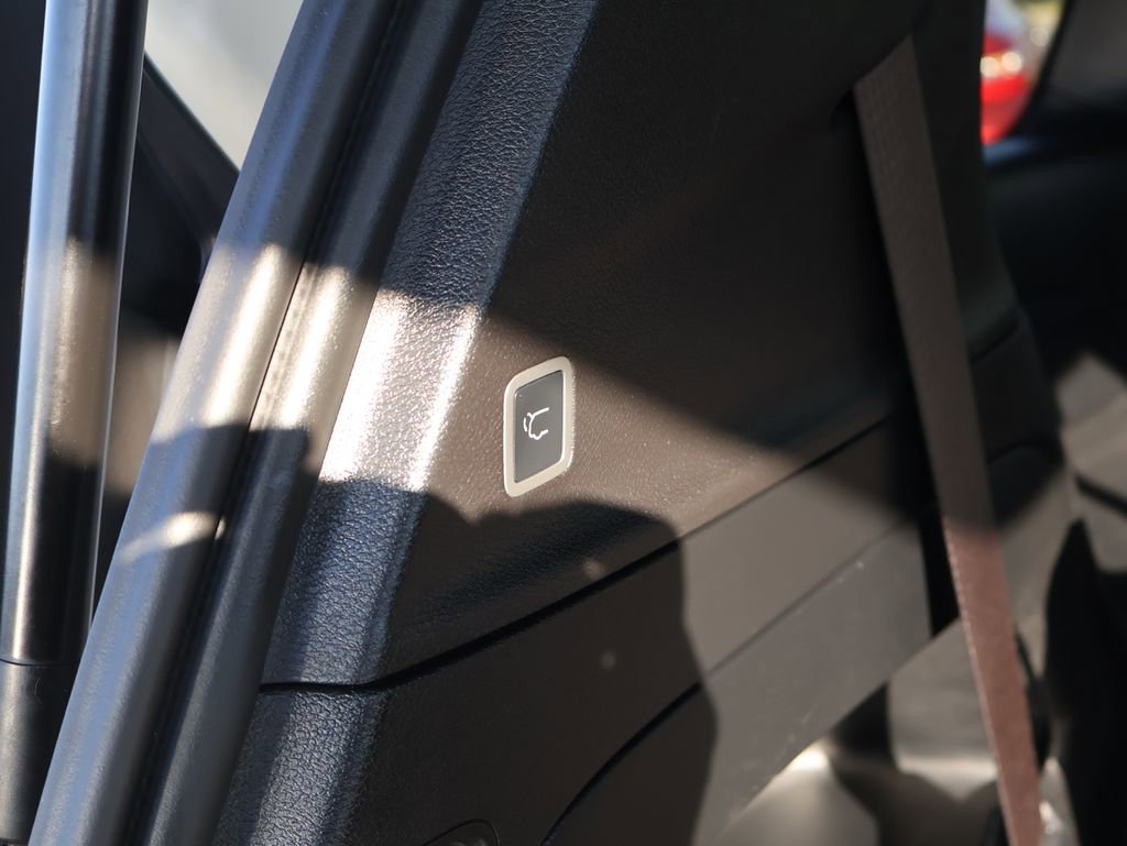 Used 2020 Chrysler Pacifica Touring w/ S Appearance Package image 10