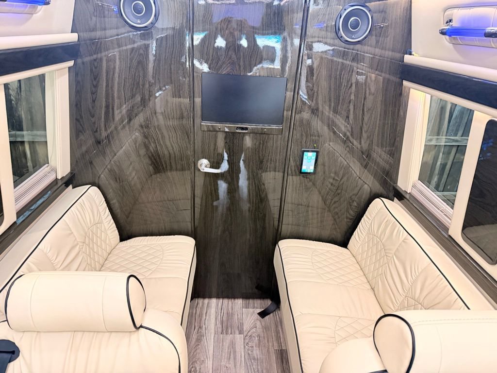 Used 2020 Mercedes-Benz Sprinter 3500 image 25