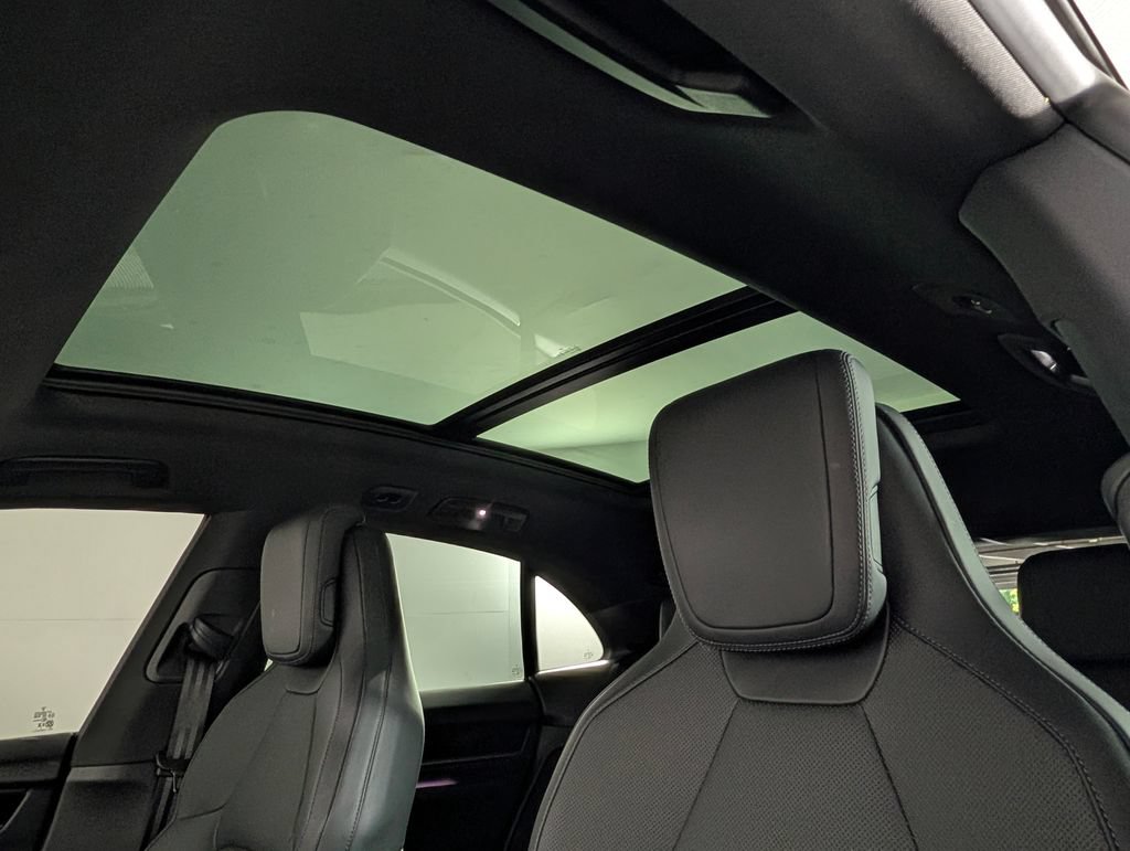 Certified 2025 Porsche Macan 4S Electric AWD/4WD image 28