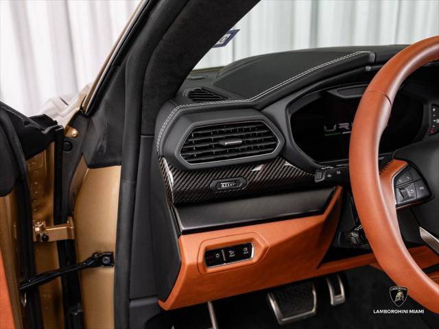 Used 2024 Lamborghini Urus S AWD/4WD image 23