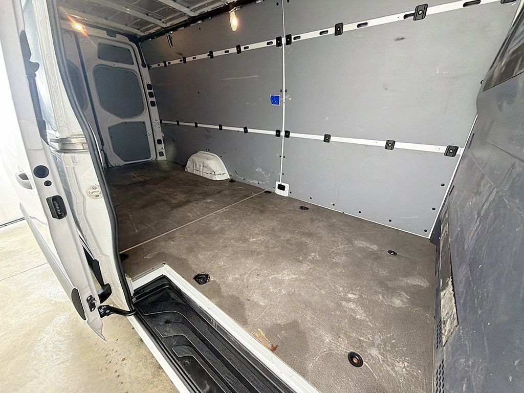 Used 2022 Mercedes-Benz Sprinter 2500 image 14