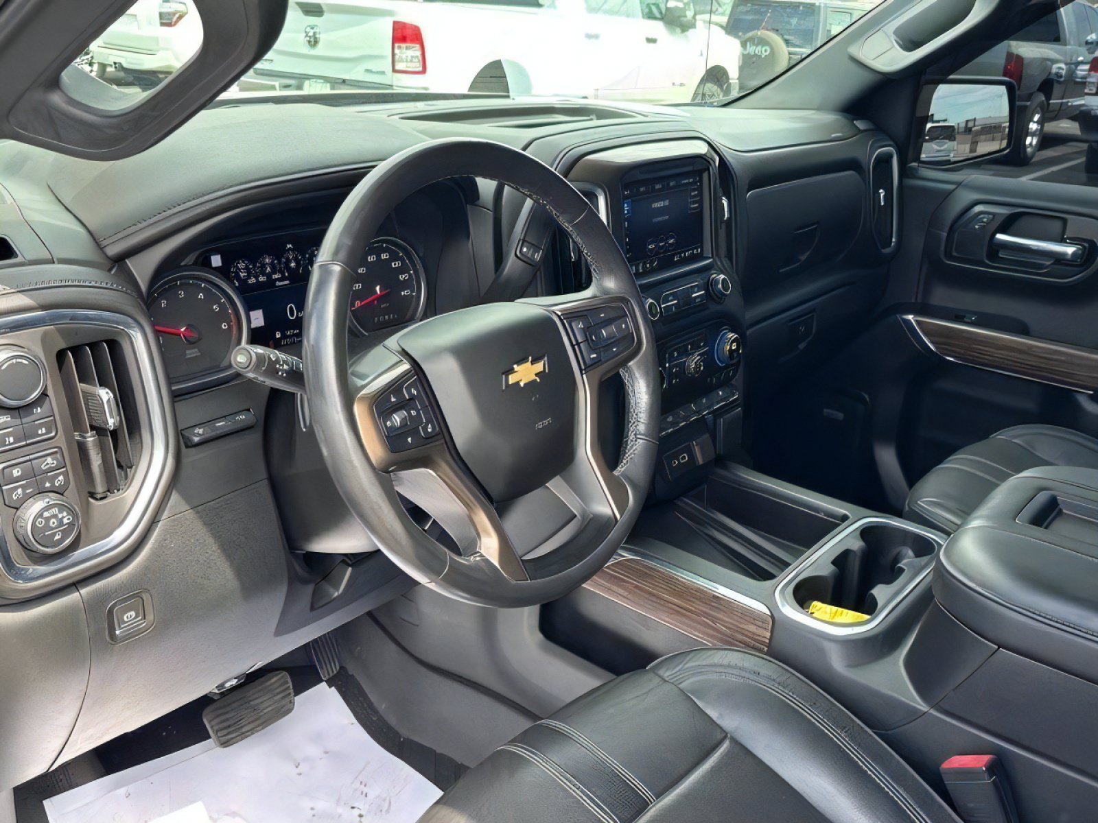 Used 2019 Chevrolet Silverado 1500 High Country w/ Technology Package AWD/4WD image 18