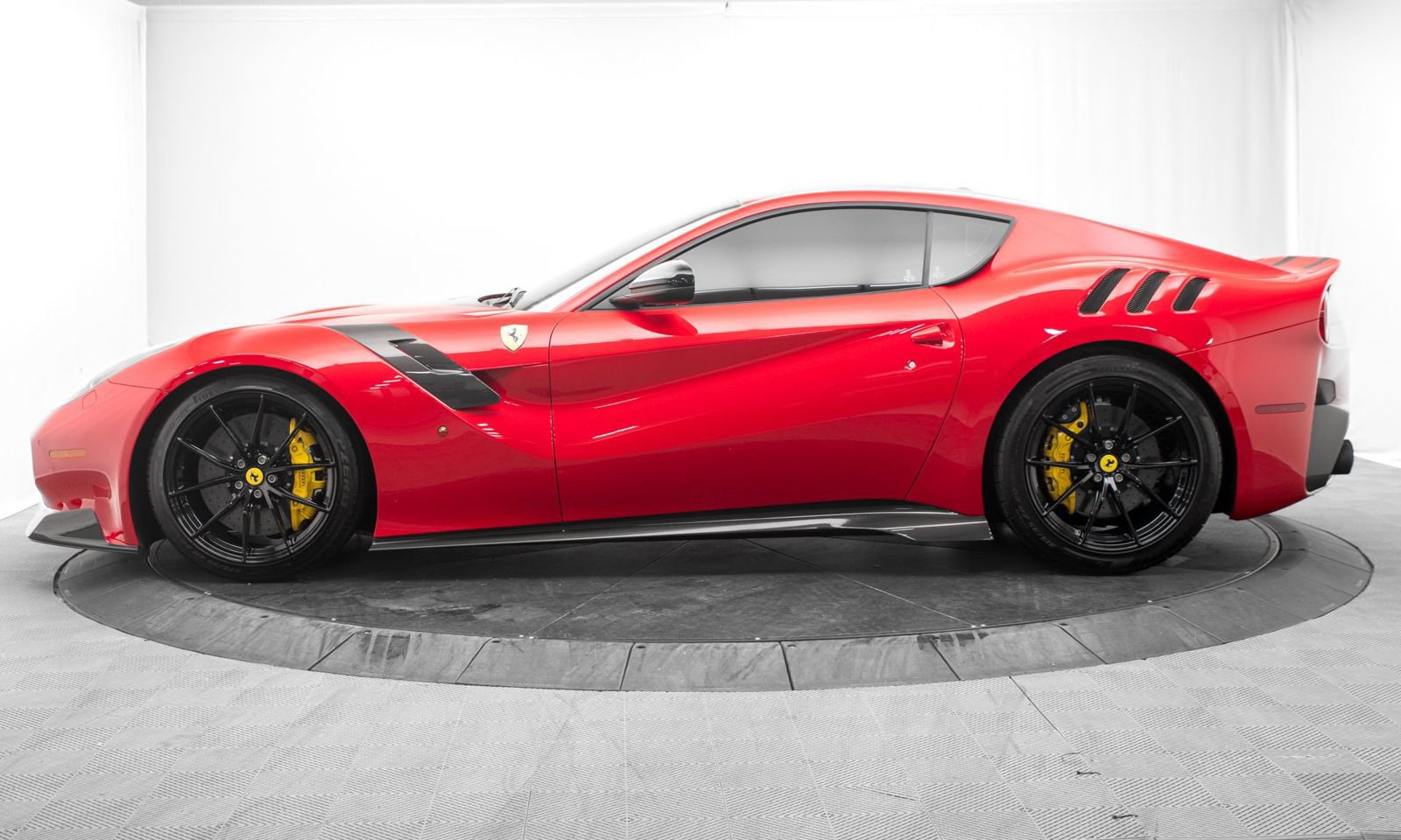 Used 2017 Ferrari F12tdf RWD image 6