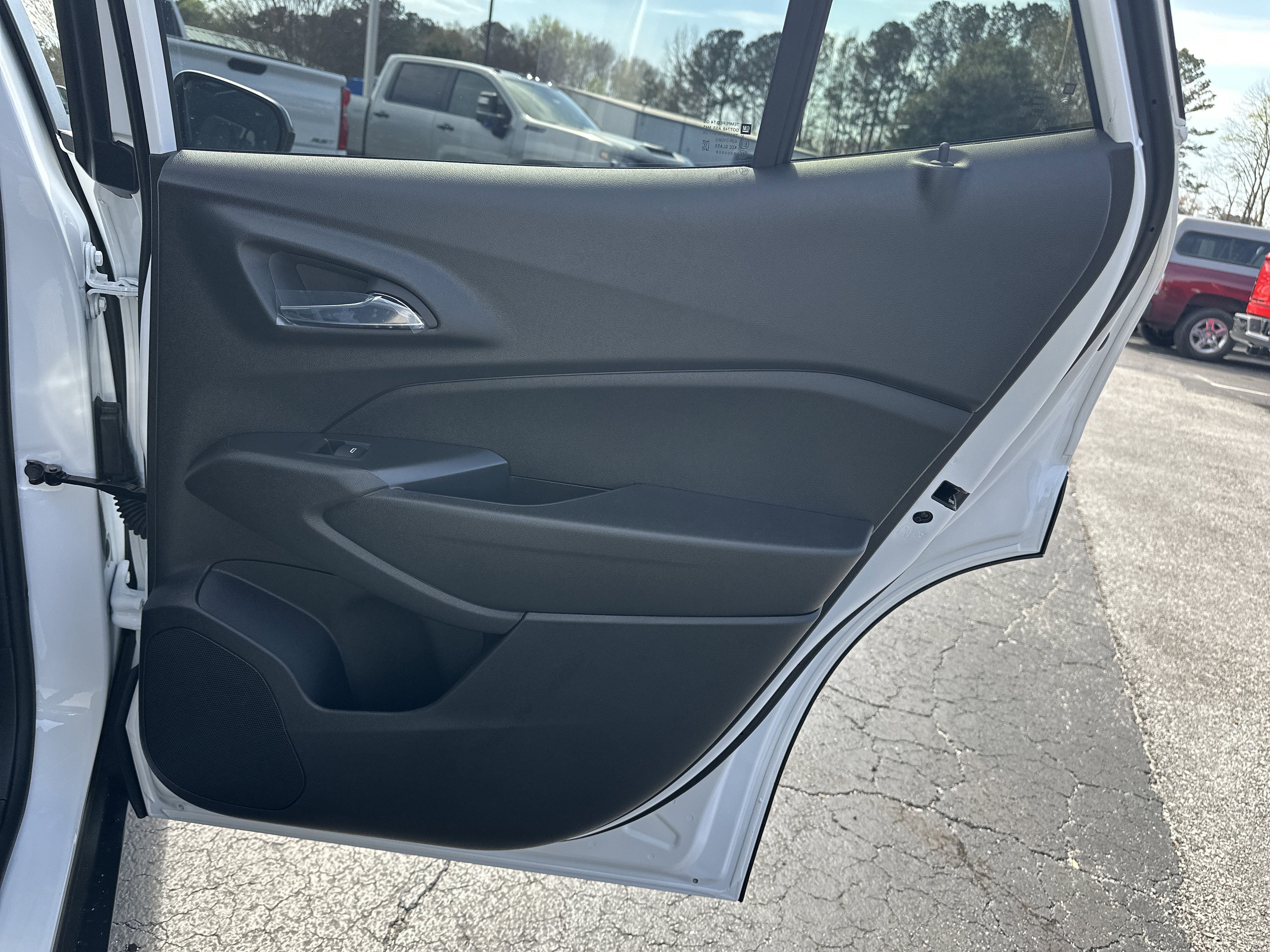 New 2026 Chevrolet Trax ACTIV w/ Sunroof Package FWD image 18