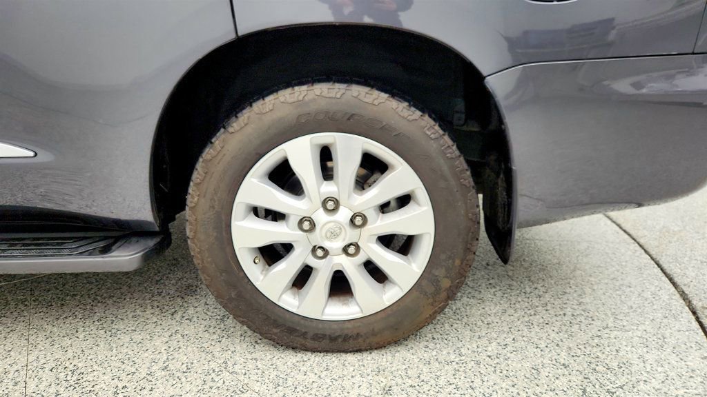 Used 2020 Toyota Sequoia Platinum RWD image 9