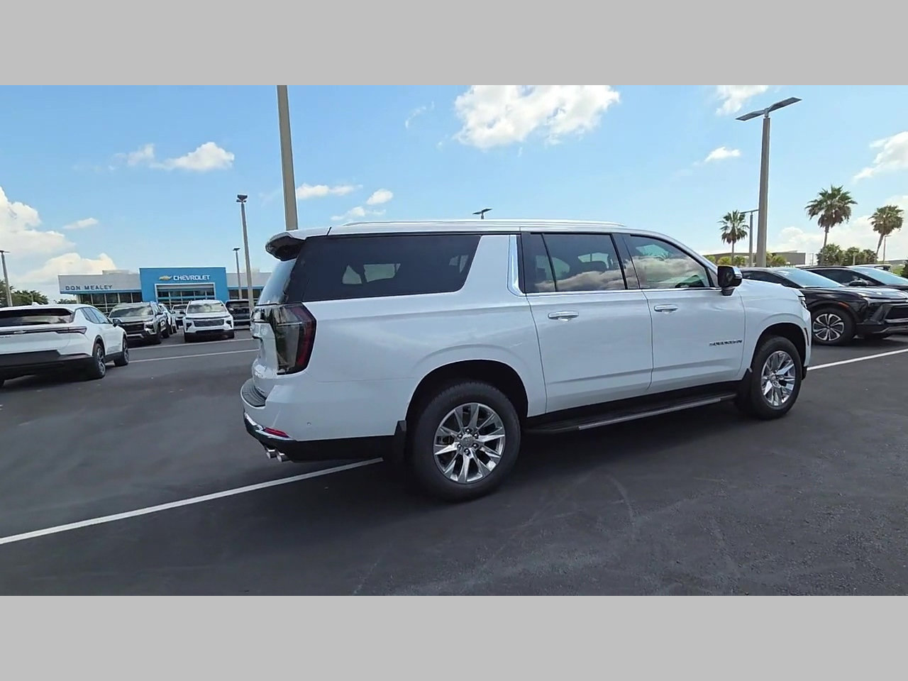 New 2026 Chevrolet Suburban Premier AWD/4WD image 25