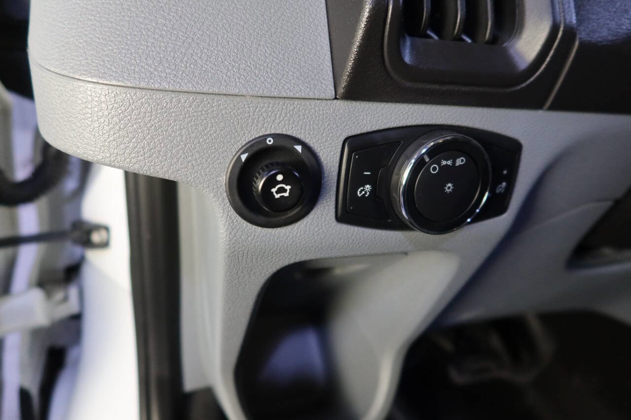 Used 2016 Ford Transit 350 XL image 29