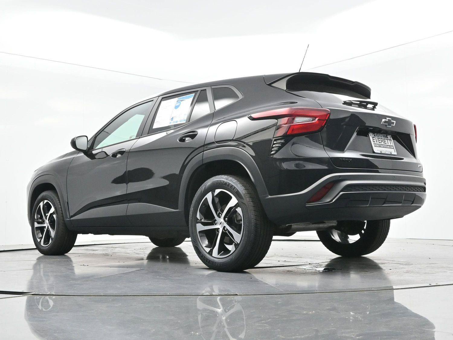 Used 2024 Chevrolet Trax RS w/ Driver Confidence Package FWD image 45