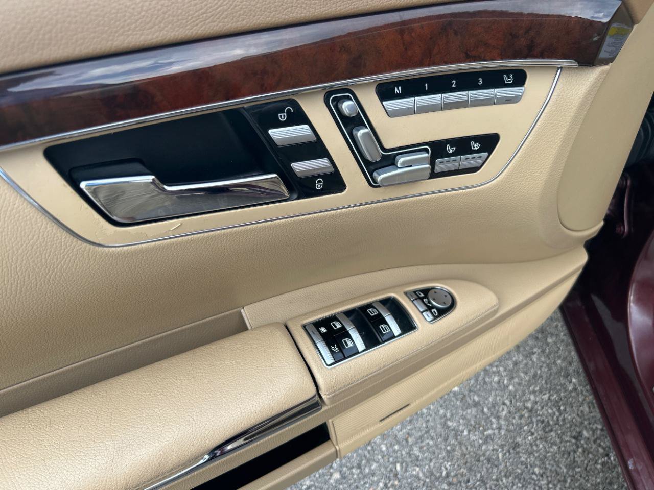 Used 2011 Mercedes-Benz S 550 image 12