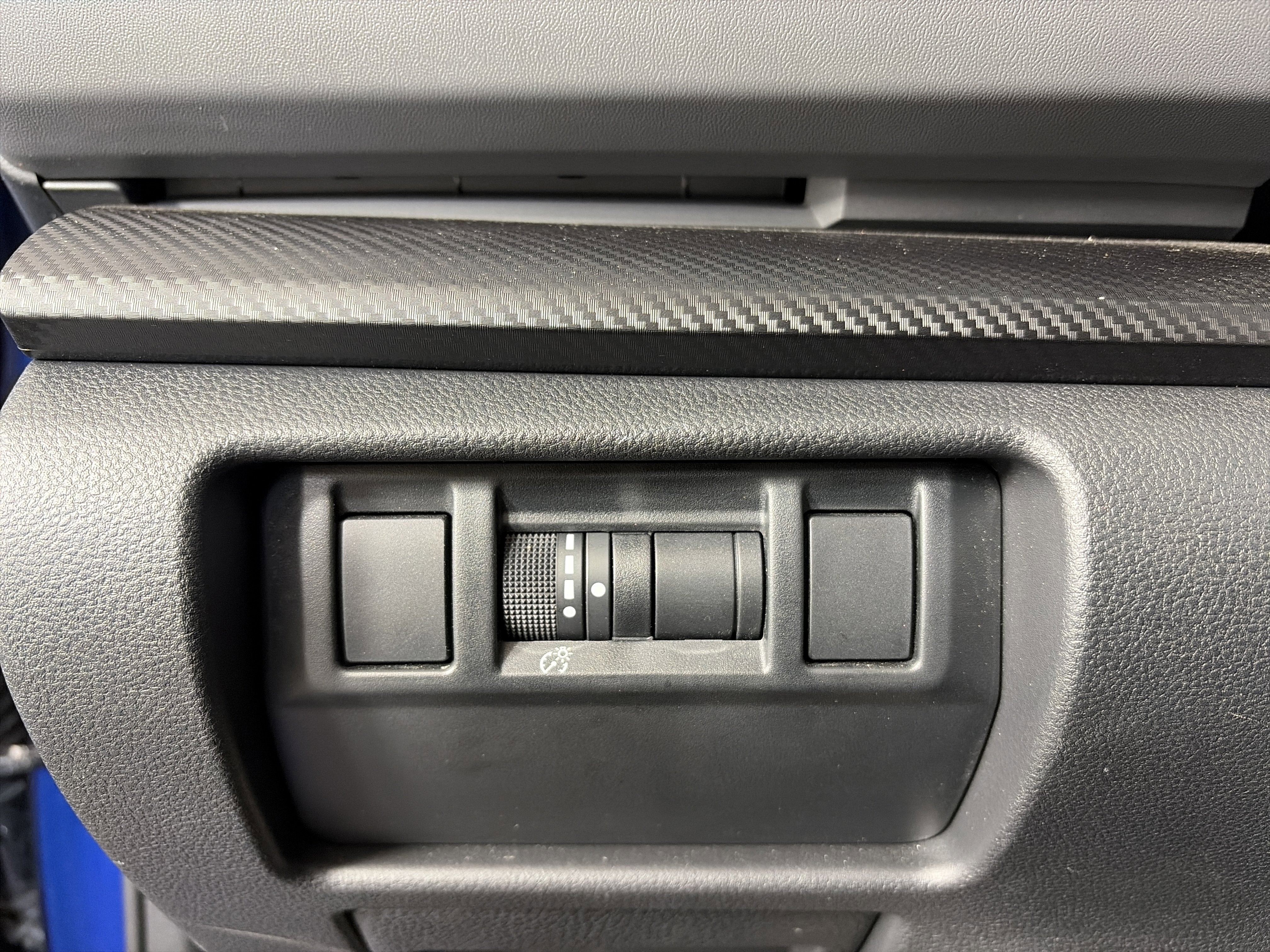 Used 2024 Subaru Crosstrek 2.0i Premium w/ Crosstrek Mirror Package image 27