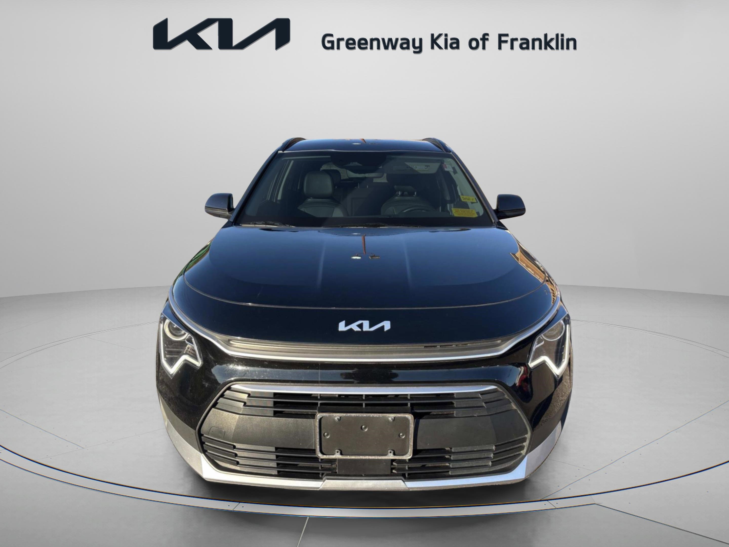 Used 2024 Kia Niro EX w/ EX Cold Weather Package image 2