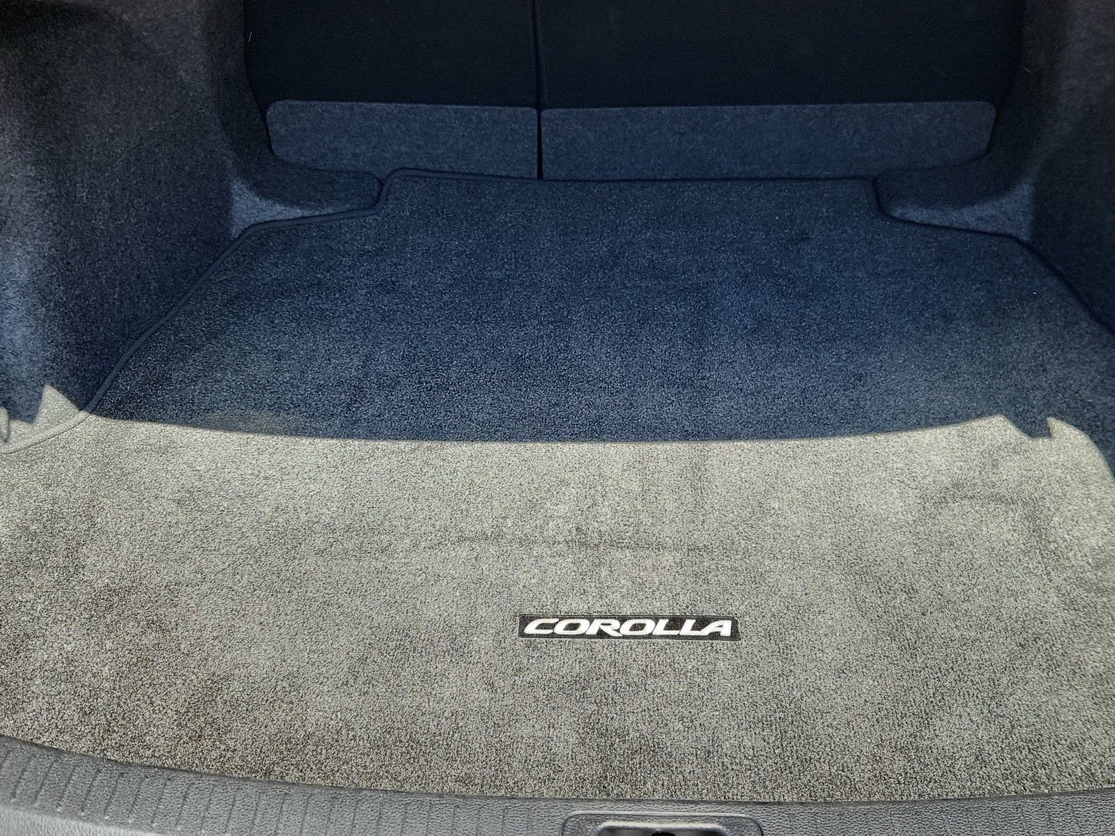 Used 2025 Toyota Corolla SE FWD image 13