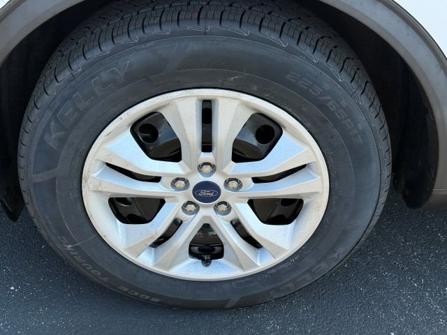 Used 2022 Ford Escape S image 10