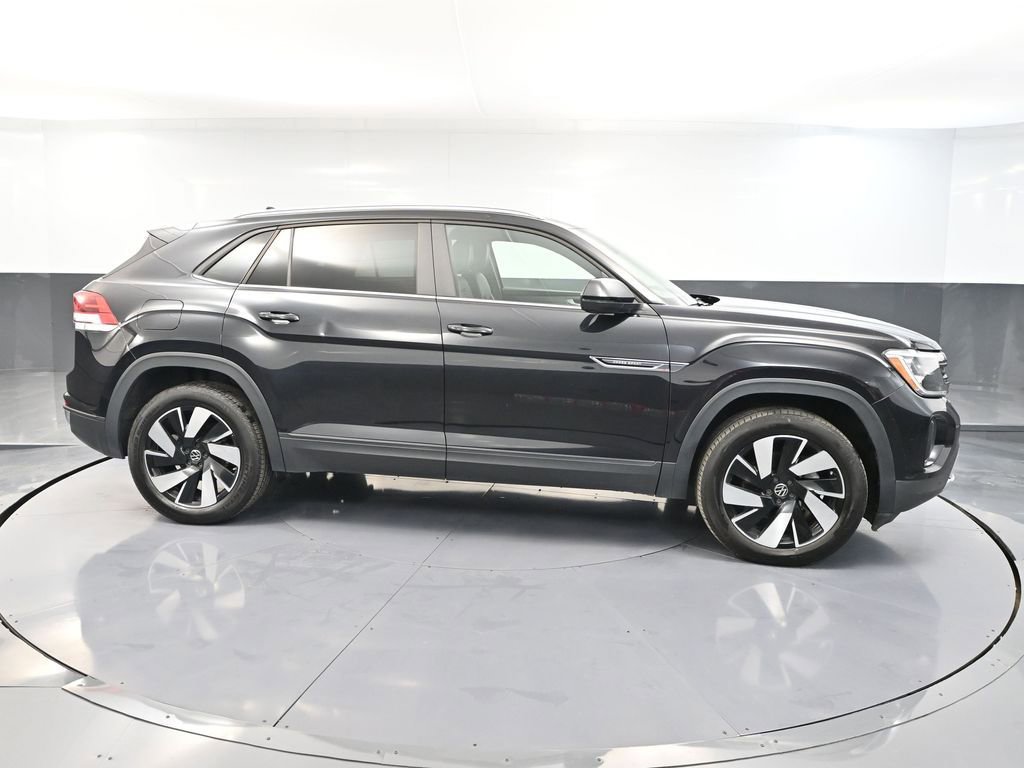 Used 2024 Volkswagen Atlas Cross Sport SE image 4