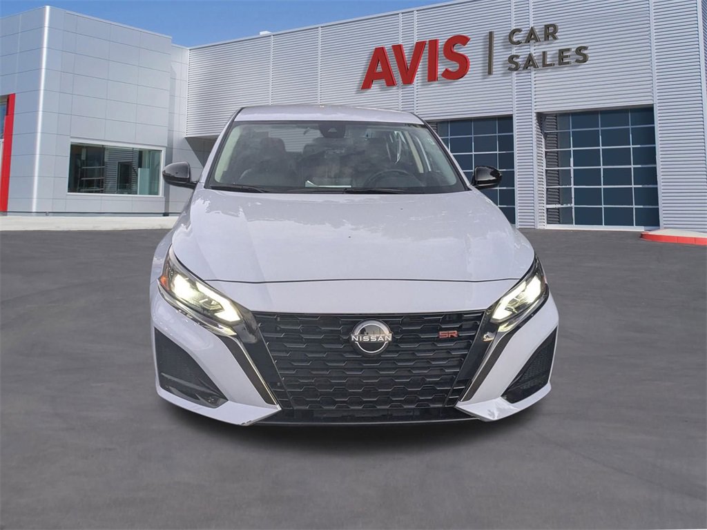 Used 2025 Nissan Altima 2.5 SR image 2