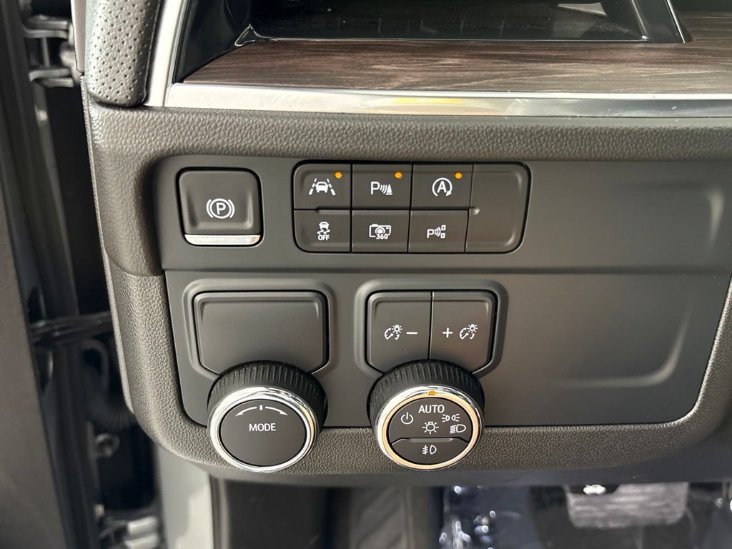 Certified 2025 Chevrolet Suburban Premier RWD image 41