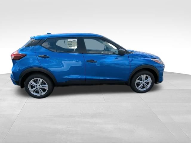 New 2025 Nissan Kicks Play S FWD image 8