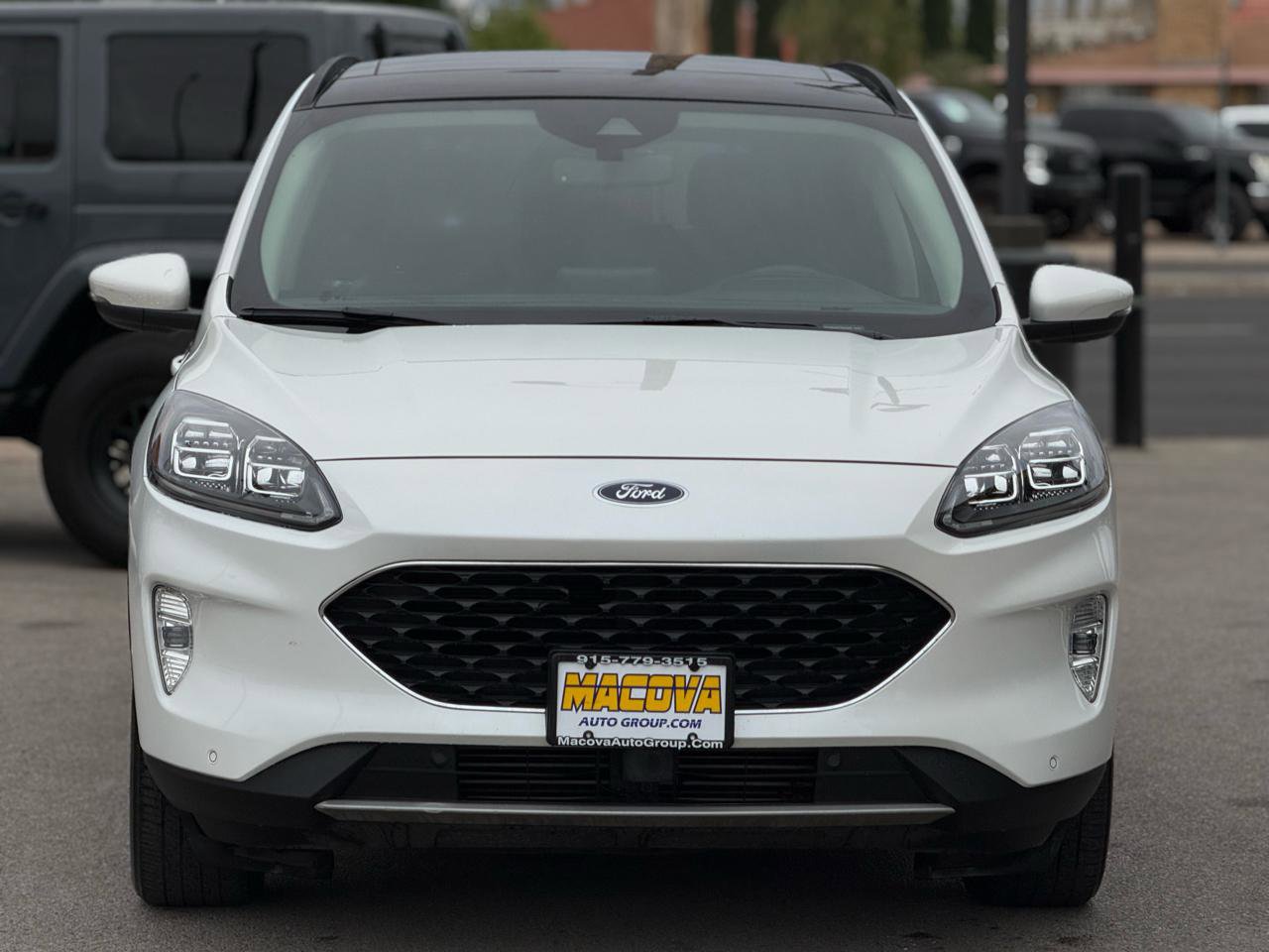 Used 2020 Ford Escape Titanium image 3