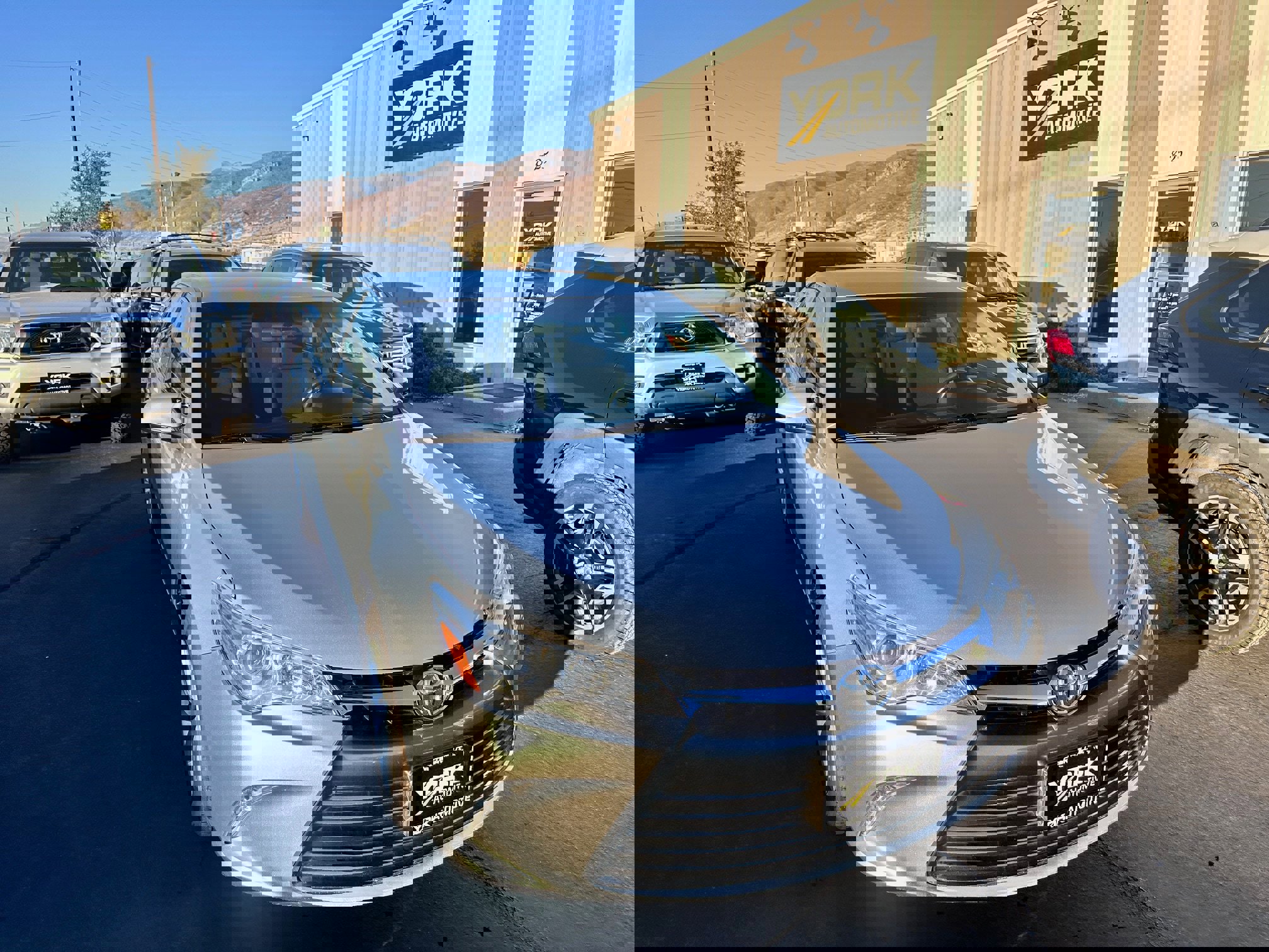 Used 2017 Toyota Camry LE image 1