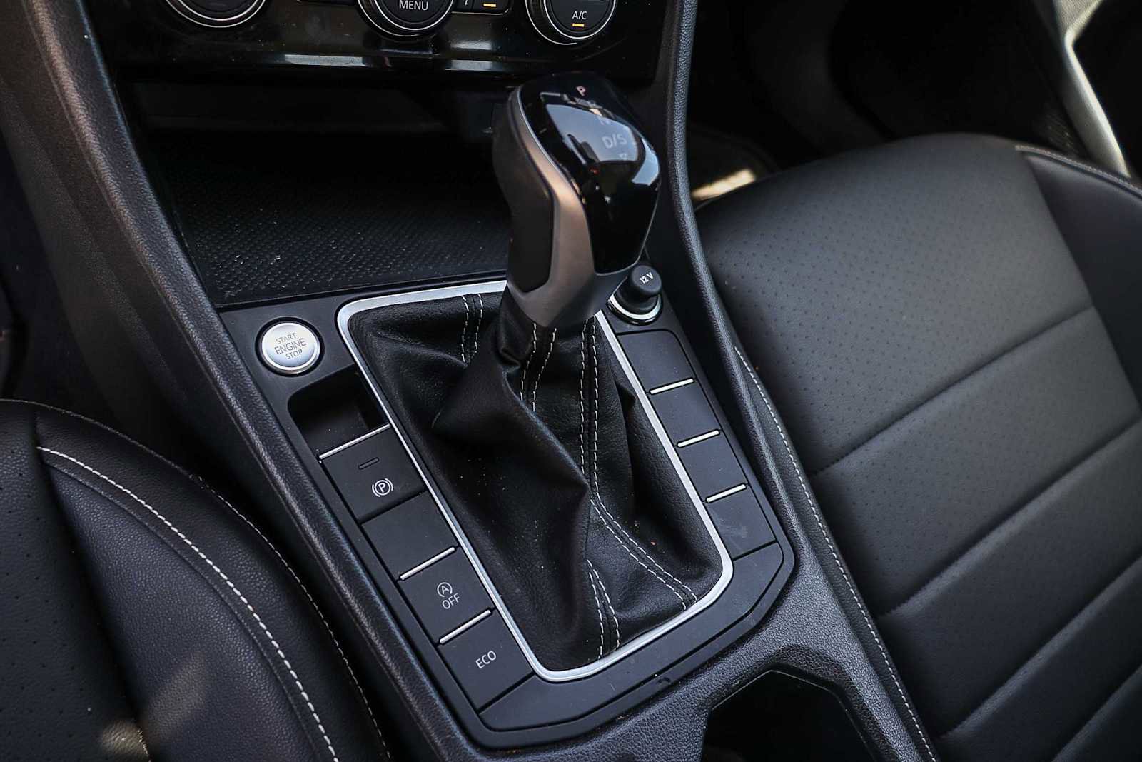 Certified 2023 Volkswagen Jetta SE FWD image 18