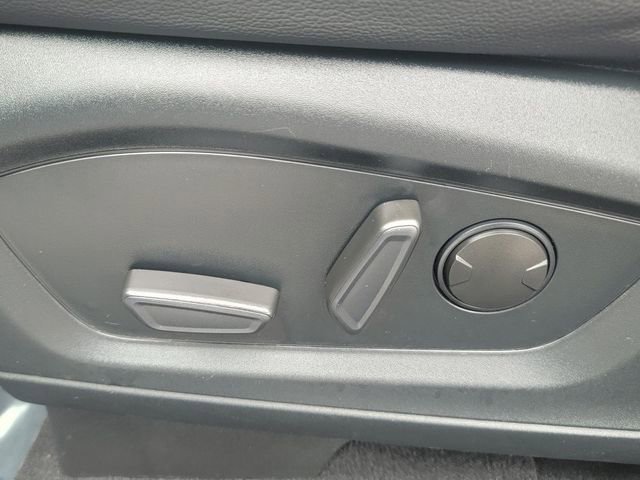 Used 2020 Ford Explorer XLT w/ Equipment Group 202A image 31