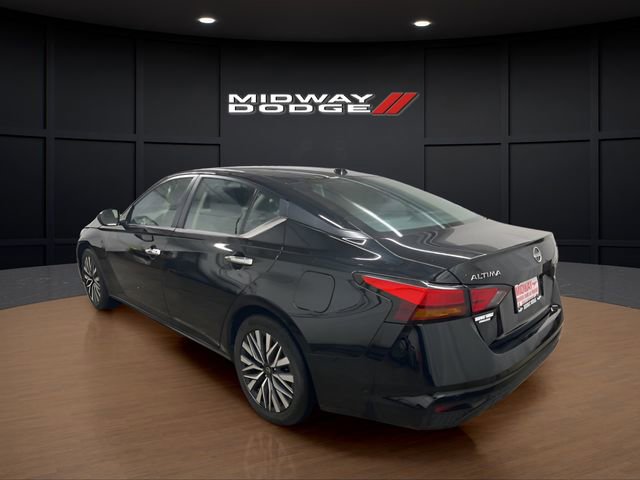Used 2024 Nissan Altima 2.5 SV image 3